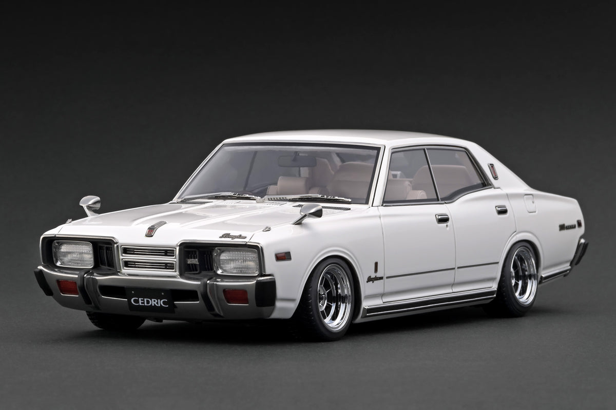 1/18 Nissan Cedric Brougham（330）White IG3561 – ignition model