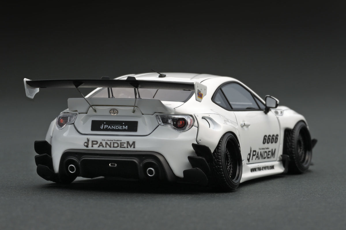 1/18 DCN トヨタ GT 86 PANDEM V3 ハチロク　ホワイト IG1165 PANDEM TOYOTA 86 V3 White – ignition model
