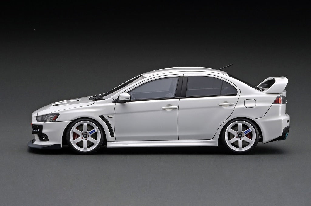 IG2294 Mitsubishi Lancer Evolution X (CZ4A) White – ignition model