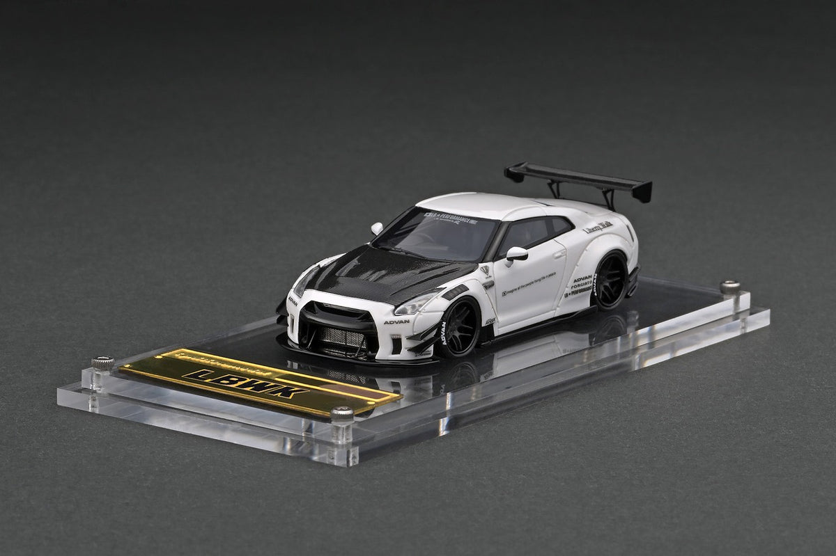 IG2370 LB-WORKS Nissan GT-R R35 type 2 White – ignition model