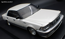 IG3732 TOYOTA CROWN Royal Saloon G (130) Pearl White/Silver --- PREORDER (delivery in Q2 2026)