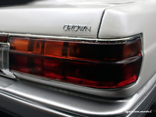IG3732 TOYOTA CROWN Royal Saloon G (130) Pearl White/Silver --- PREORDER (delivery in Q2 2026)