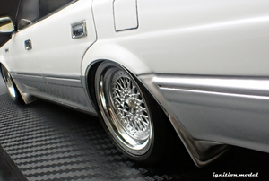 IG3732 TOYOTA CROWN Royal Saloon G (130) Pearl White/Silver --- PREORDER (delivery in Q2 2026)