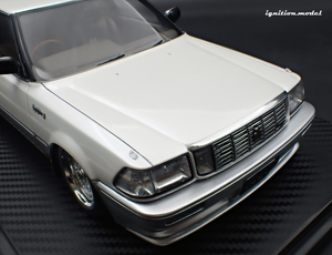 IG3732 TOYOTA CROWN Royal Saloon G (130) Pearl White/Silver --- PREORDER (delivery in Q2 2026)