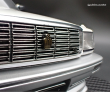 IG3732 TOYOTA CROWN Royal Saloon G (130) Pearl White/Silver --- PREORDER (delivery in Q2 2026)