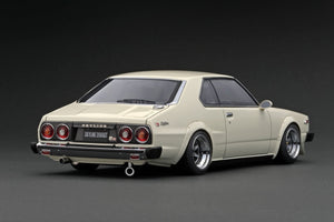 IG3231 Nissan Skyline 2000 GT-ES (C210)  White