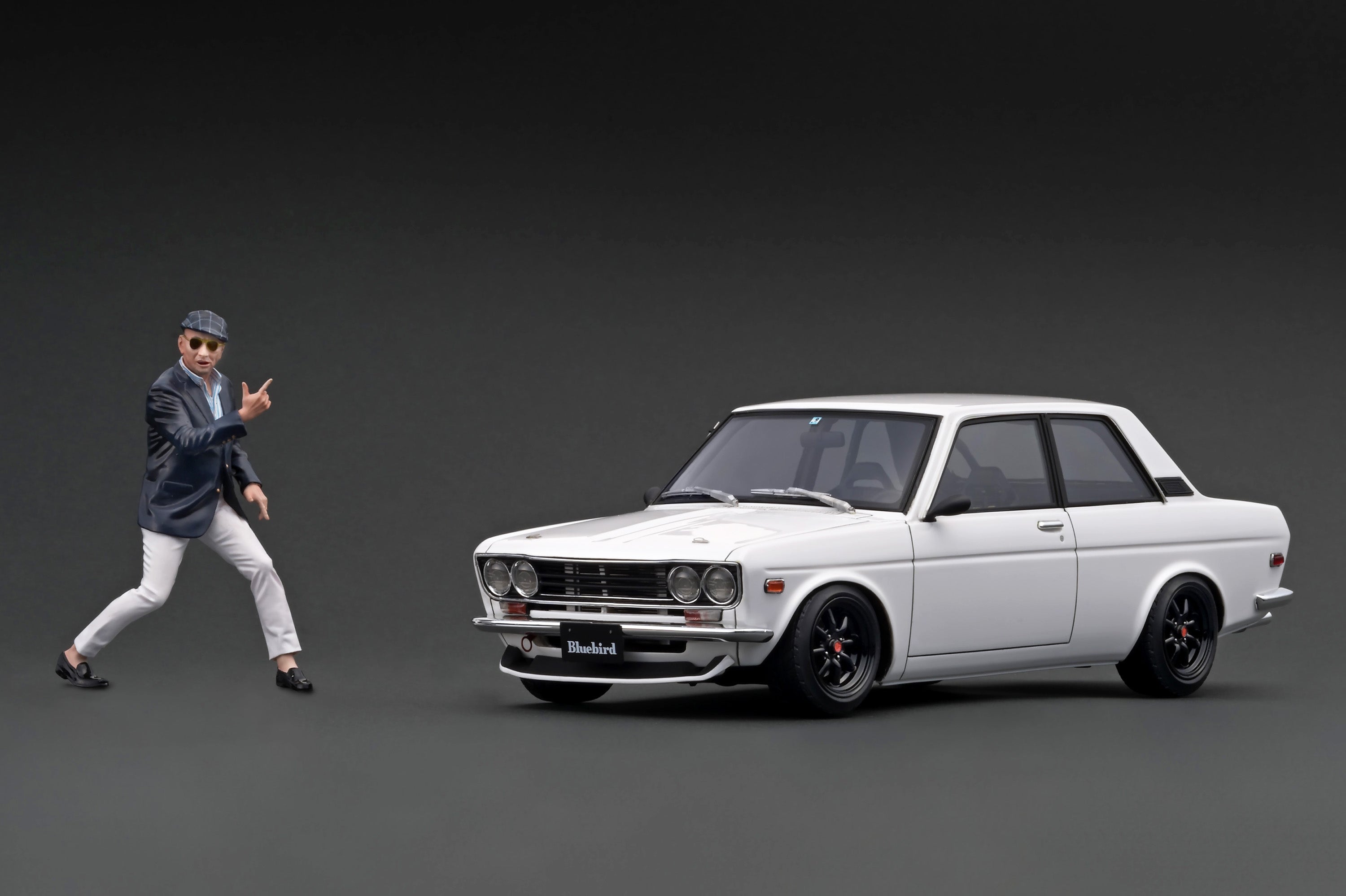 ignition model（イグニッションモデル） 1/18 Datsun Bluebird