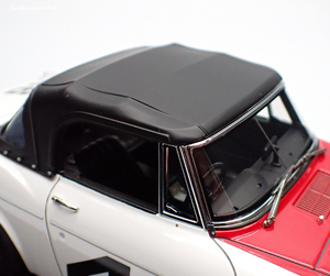 IG2715 DATSUN Fairlady 2000 (SR311) Red/White --- PREORDER (delivery in Q4 2024)
