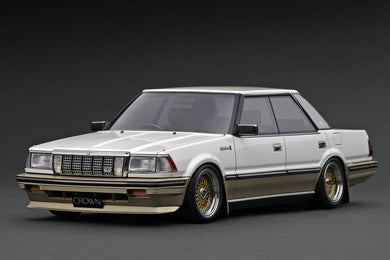 IG3826 Toyota Crown 3.0 Royal Saloon G (120) Pearl White/Gold