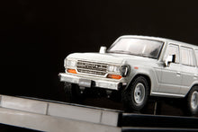 Hobby Japan  HJ641039BW  Toyota LANDCRUISER 60 GX 1988  White