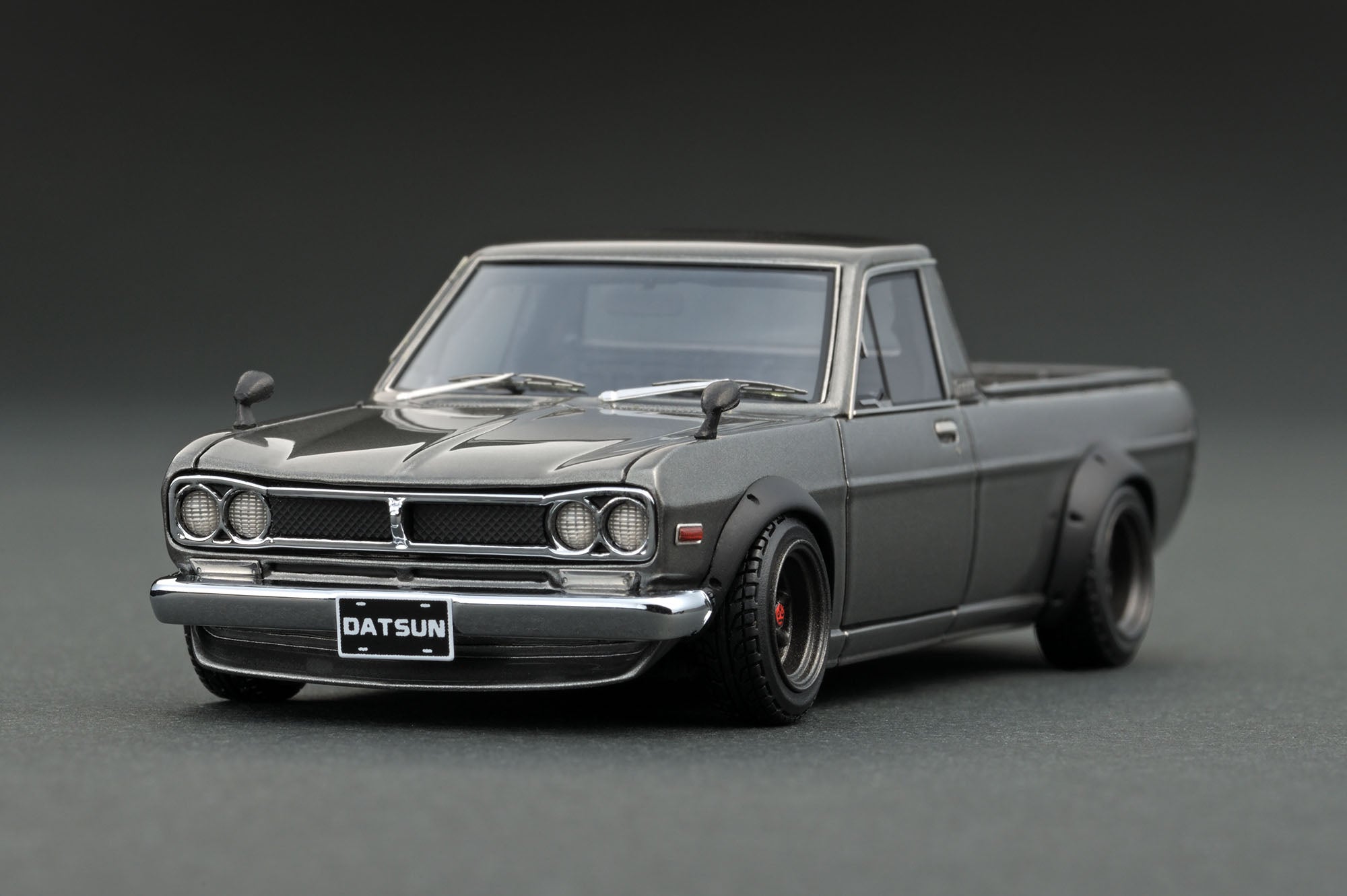 IG1506 Nissan Hakotora Long Silver – ignition model