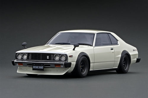 IG2163 Nissan Skyline 2000 GT-ES (C210) White