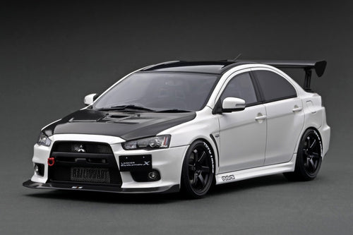 IG2298 Mitsubishi Lancer Evolution X (CZ4A)  Pearl White