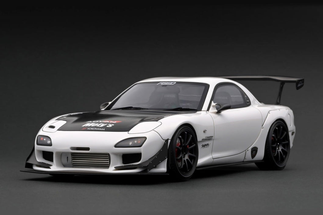 IG2047 FEED RX-7 (FD3S)  White with carbon bonnet