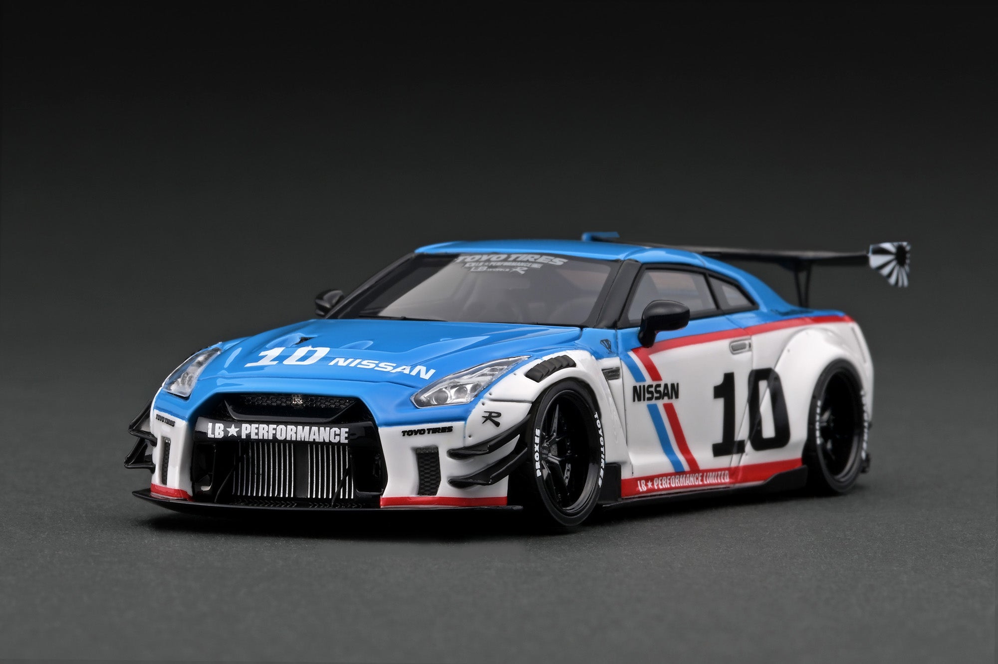 IG2555 LB-WORKS Nissan GT-R R35 type 2 White/Blue – ignition model